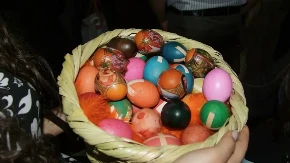 Farbanje jaja uz pomoć soli: Do jakih boja za par minuta