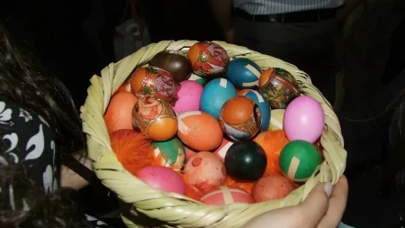 Farbanje jaja uz pomoć soli: Do jakih boja za par minuta