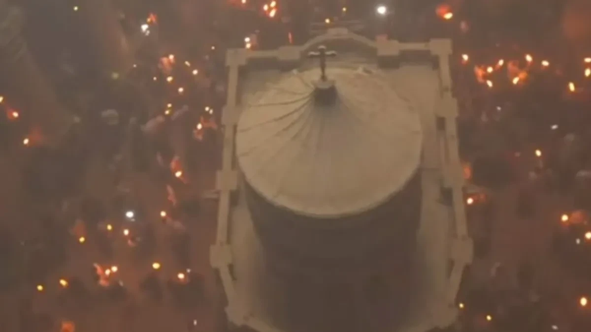 U Јerusalimu prizvan Blagodatni oganj (VIDEO)