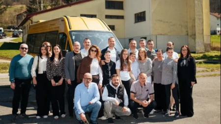 Stanivuković donirao kombi: Brzo rješenje za veliki problem djece