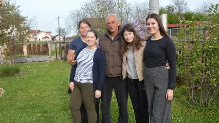 Novine i Gordanine tri kćerke za ponos