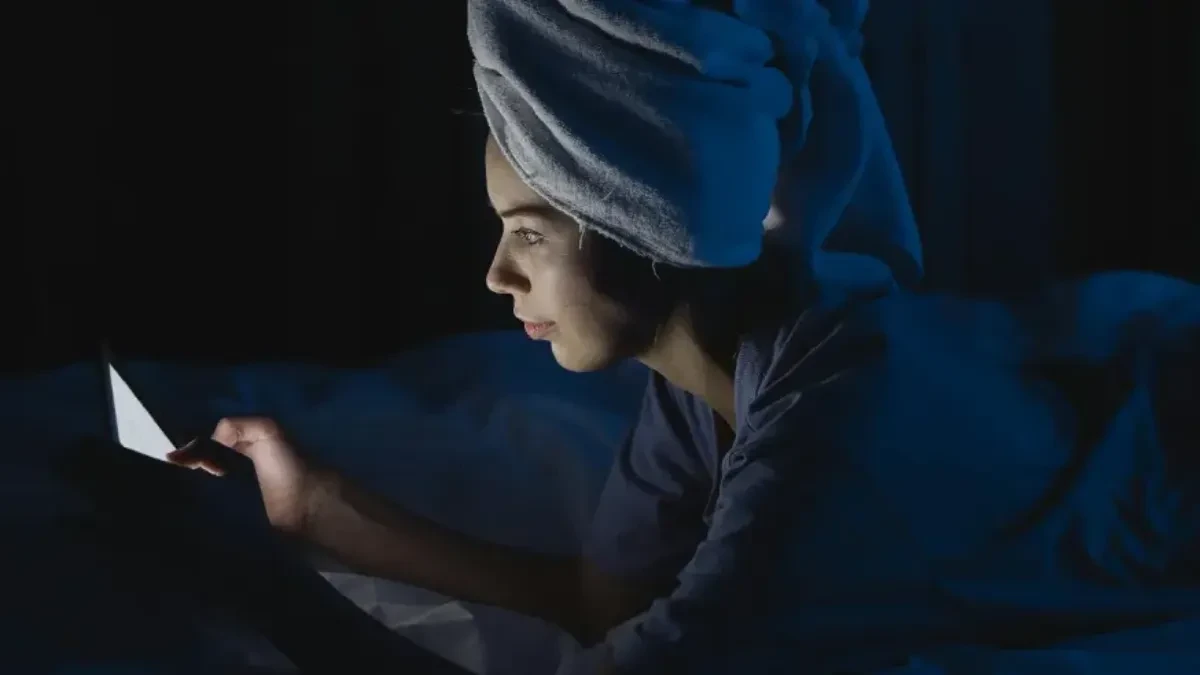 Telefon vas ne drži budnim kako mislite: Problem je mnogo dublji