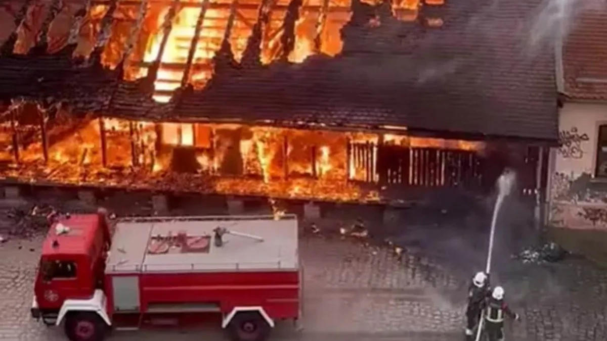 Požar u Osijeku: Izgorjela skladišta "Hrvatskih željeznica" (VIDEO)