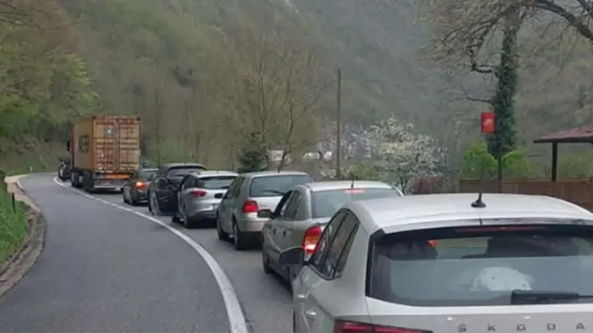 Kolaps na putu Banjaluka-Jajce, formirana duga kolona vozila