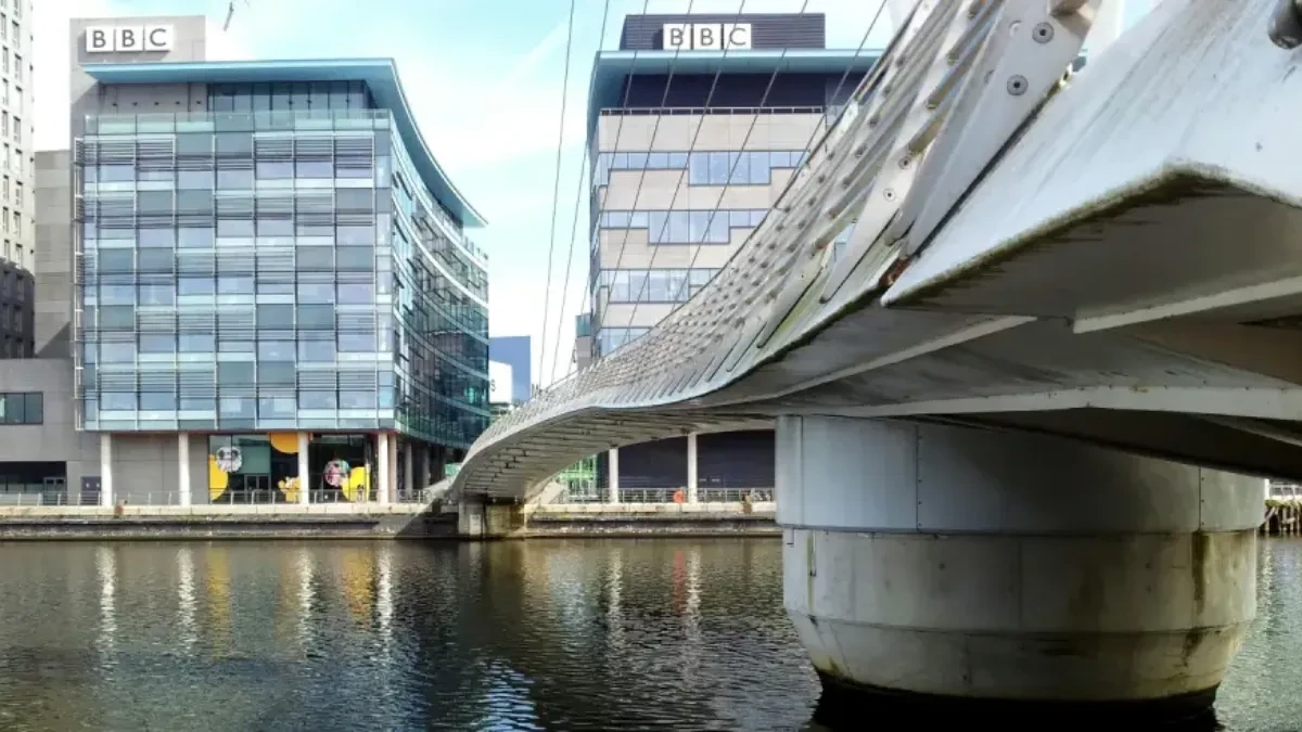 Mediji na udaru: Bi-Bi-Si otpušta skoro 2.000 radnika!