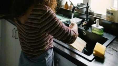 Ovako ćete očistiti zagorjelu šerpu za 20 minuta