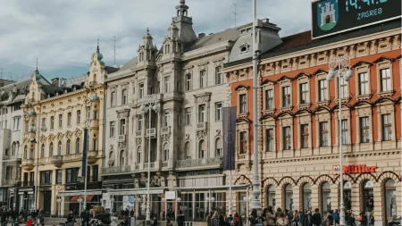Tri tržna centra u Zagrebu evakuisana zbog dojave o bombama