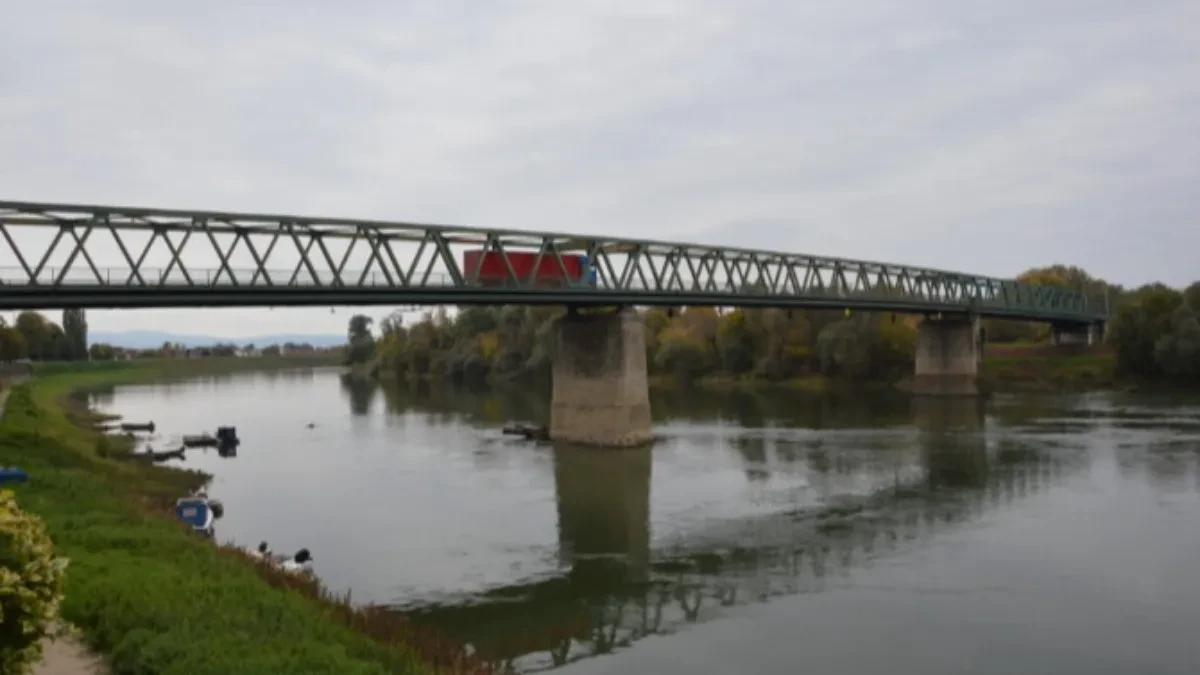 Gužve na tri granična prelaza u BiH