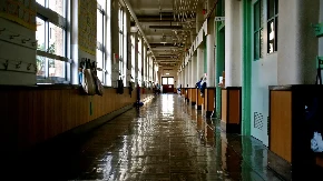 Drama u školi kod Gradiške: Roditelj napao učenika u dvorištu, intervenisala policija