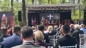 Donja Gradina: Patrijarh Porfirije služio parastos, delegacije položile vijence (FOTO)