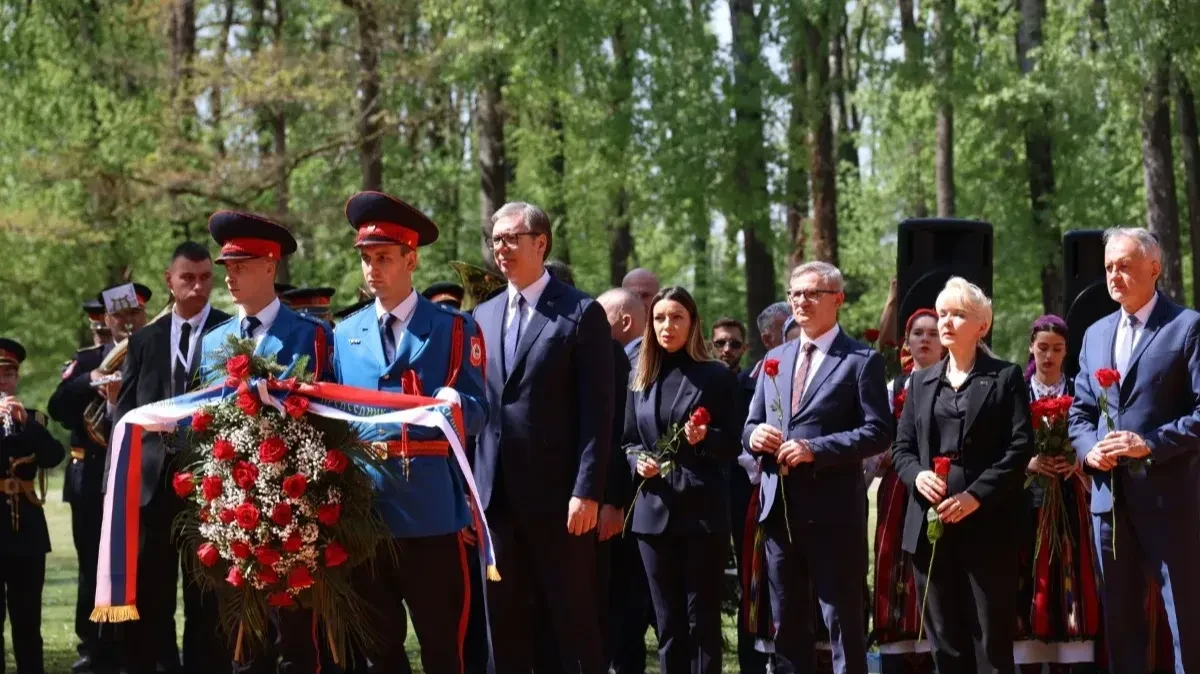 Vučić: Slobodarski narodi moraju se suprotstaviti pokušajima revizije istorije