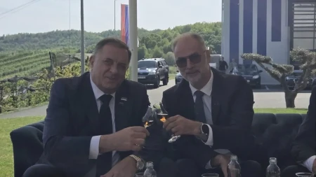 Dodik i Stoilković: Jedinstven identitet i jačanje veza Srba u regionu