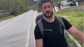 Božidar Damjanović nadomak Hilandara nakon pješačenja 1.100 km od Čelinca (VIDEO)