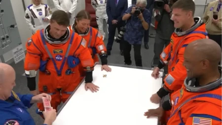 NASA-ina tradicija pred lansiranje: Kartanje kao lijek protiv loše sreće