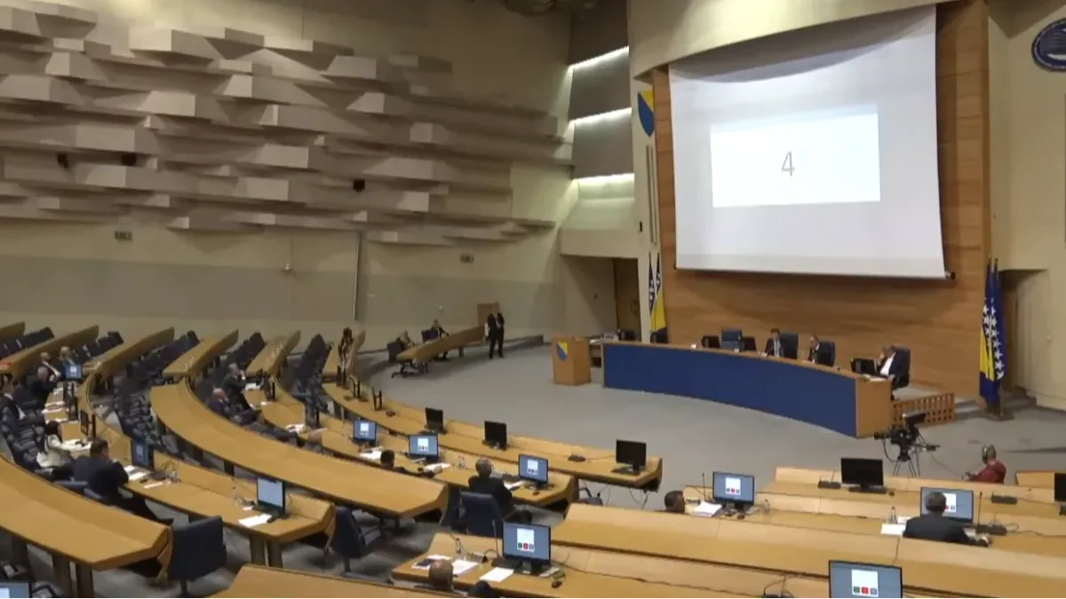 SNSD dobio opomenu za neplaćeni račun: “Nismo popili 206 kafa i pojeli 73 kolača za jednu sjednicu”