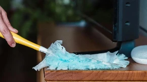 Cijeli život brišete prašinu pogrešno: Evo kada to zapravo treba raditi