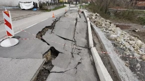 Upozorenje vozačima: Odron na regionalnom putu Kozarac - Mrakovica (VIDEO)