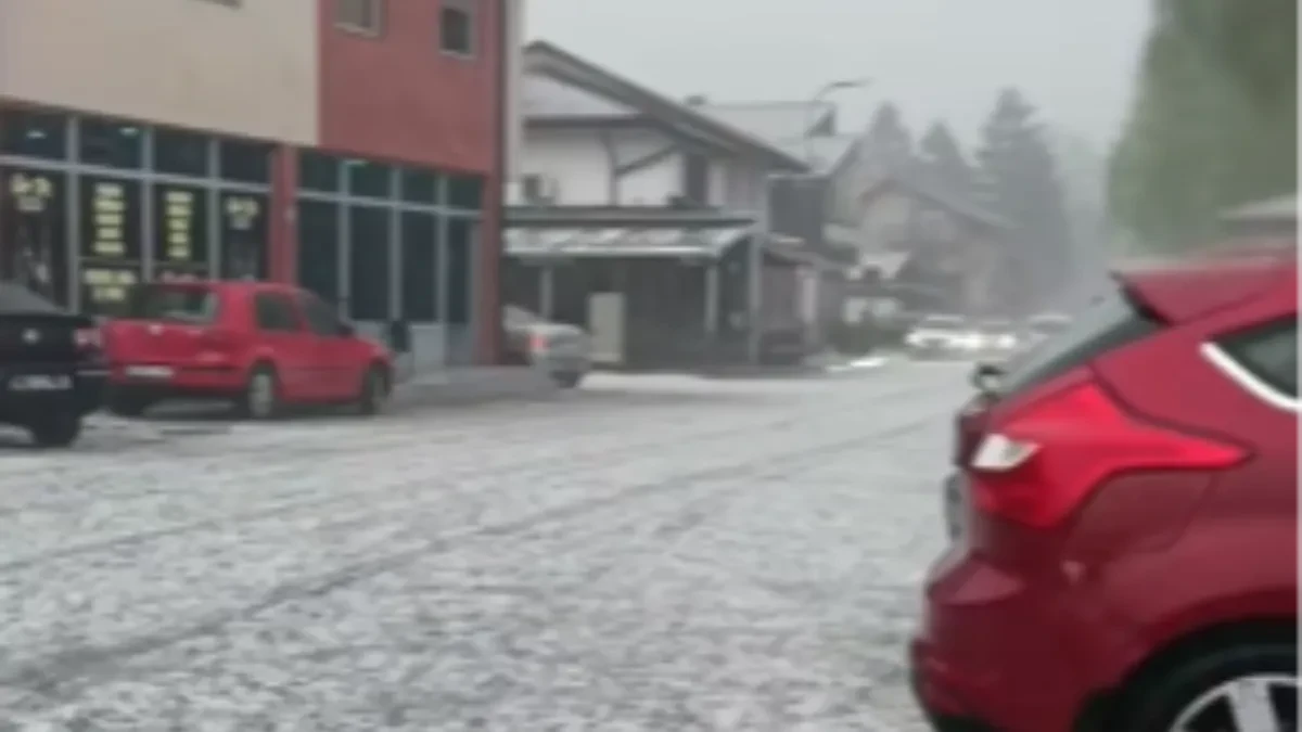 Grad i kiša pogodili Bihać: Saobraćaj u zastoju (VIDEO)