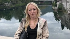 U radu je spas: Aleksandra Pandurević ostavila politiku i uhvatila se motike (VIDEO)