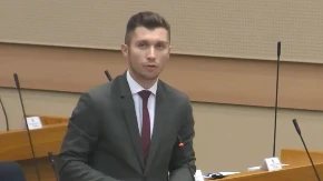 Kresojević upitao premijera: Zašto penzioneri neustavno plaćaju doprinose za zdravstvo?