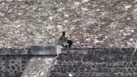 Horor u Meksiku: Napadač sijao smrt među turistima pa izvršio samoubistvo (UZNEMIRUJUĆI VIDEO)