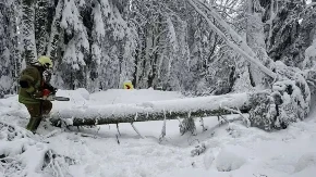 Aprilski snijeg iznenadio vozače u Srpskoj i zabijelio Jahorinu