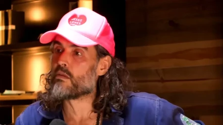 Russell Brand priznao: Imao odnos sa maloljetnicom, ali "legalno"? 