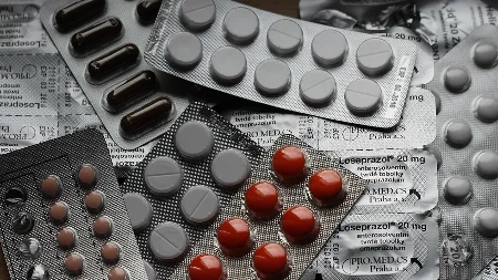 Rat u Iranu podigao cijene lijekova u Velikoj Britaniji