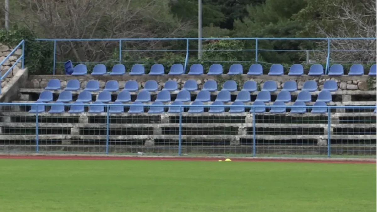 Haos usred meča: Urušio se dio tribina, ima povrijeđenih