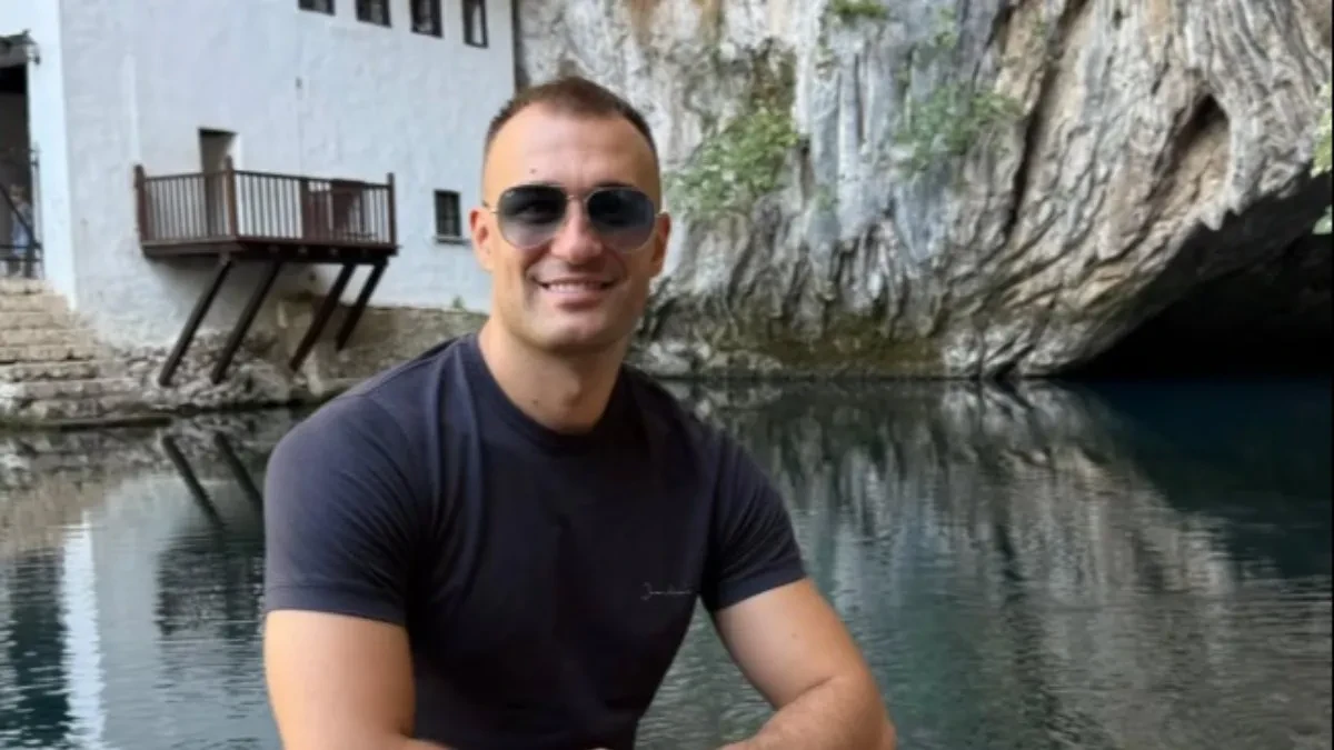 Haris Berković priznao kroz kakve muke je prošao zbog nove frizure: „Boli kao popravka zuba“