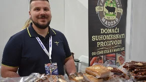 Porodica Trivunović iz Teslića egzistenciju pronašla u uzgoju mangulica i moravki  