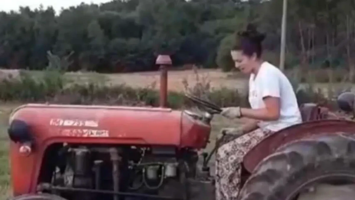 Glumica Marija Petronijević pokazala imanje u Visibabama: Poklanjam organski paradajz star 40 godina