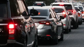 Haos u saobraćaju: Kod Prijedorske petlje vozači čekaju 40 minuta