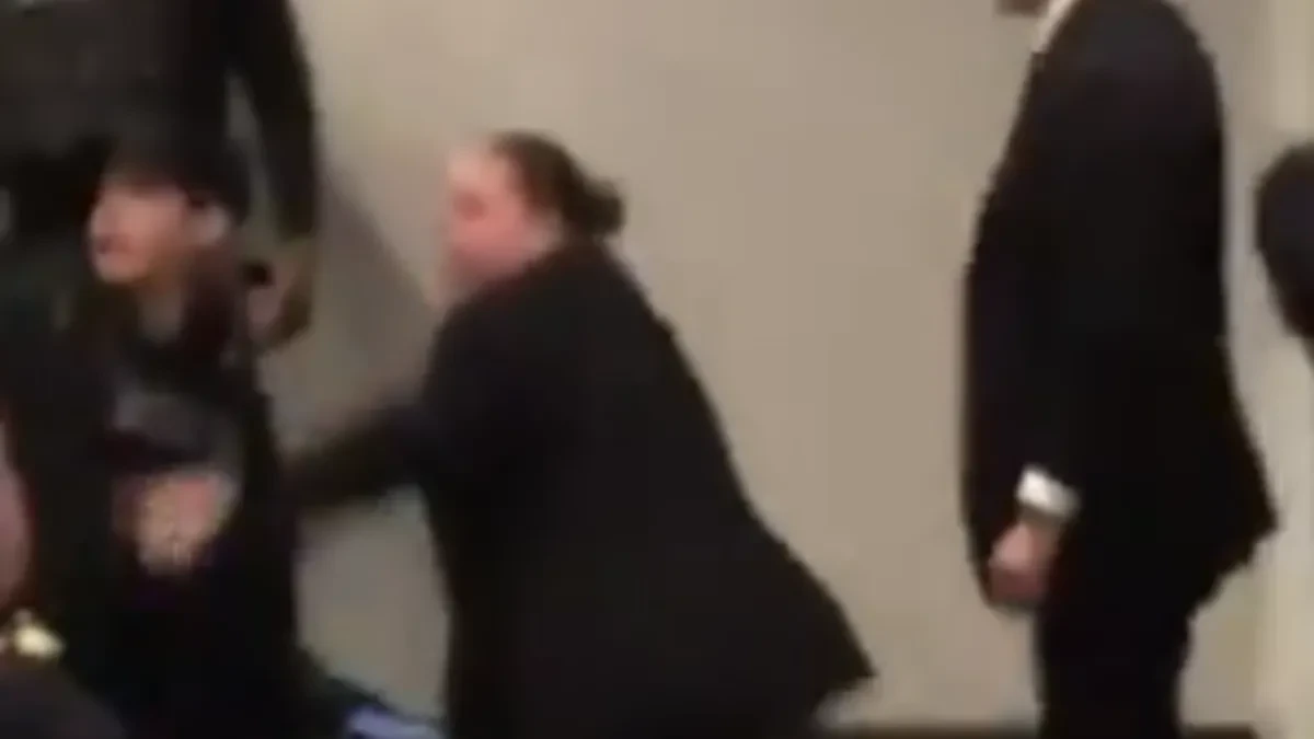 Objavljeni snimci drame i hapšenja na svečanoj večeri u Vašingtonu