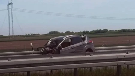 U stravičnoj nesreći 4 poginulo: Mladić (22) hitno prevezen za Beograd