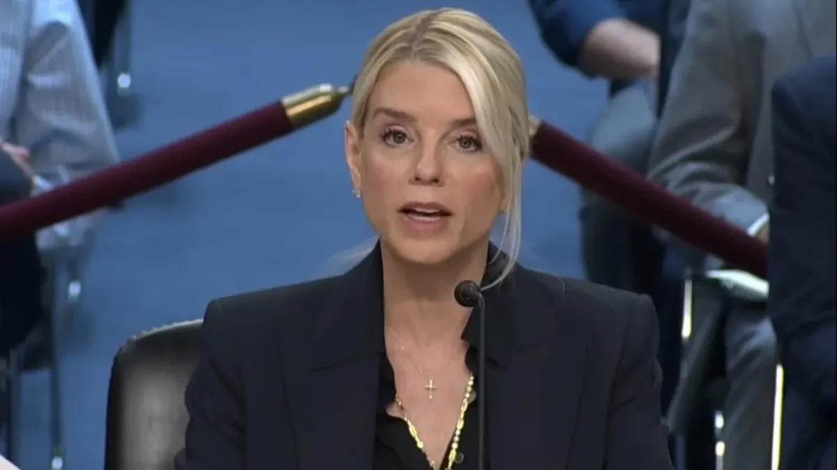 Tramp smijenio Pam Bondi nakon niza kontroverzi