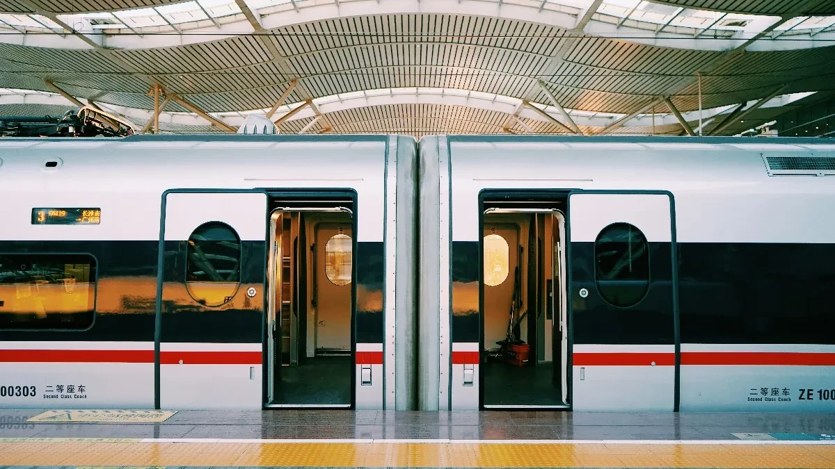 Tragedija izbjegnuta za dlaku: Putnici u vozu savladali naoružanog napadača