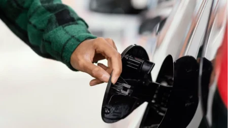 Australija na ivici kolapsa: Rat u Iranu zaustavio isporuke nafte, stotine pumpi bez dizela