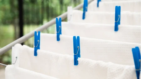 Greška koju svi pravimo: Zašto štipaljke i vjetar uništavaju vašu omiljenu odjeću?