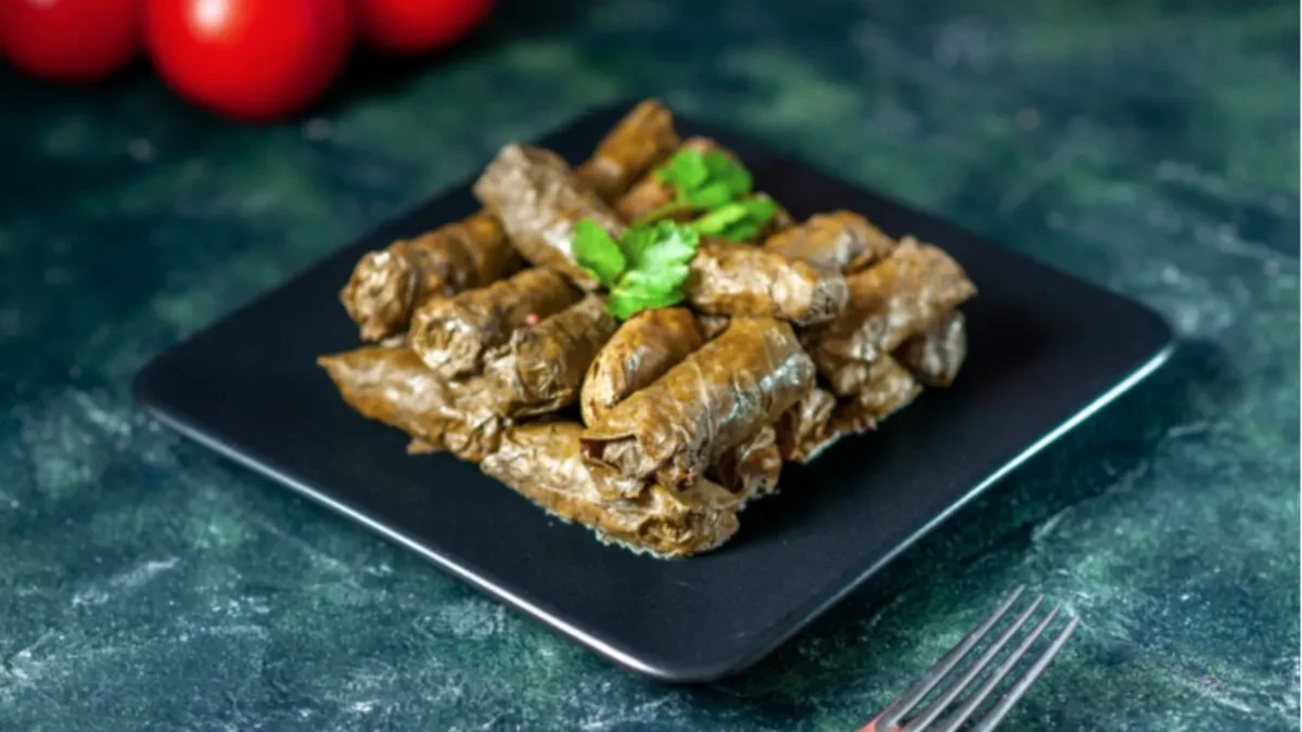 Bolje od onih sa kupusom! Napravite sarmice od zelja koje se tope u ustima uz ovaj jednostavan trik