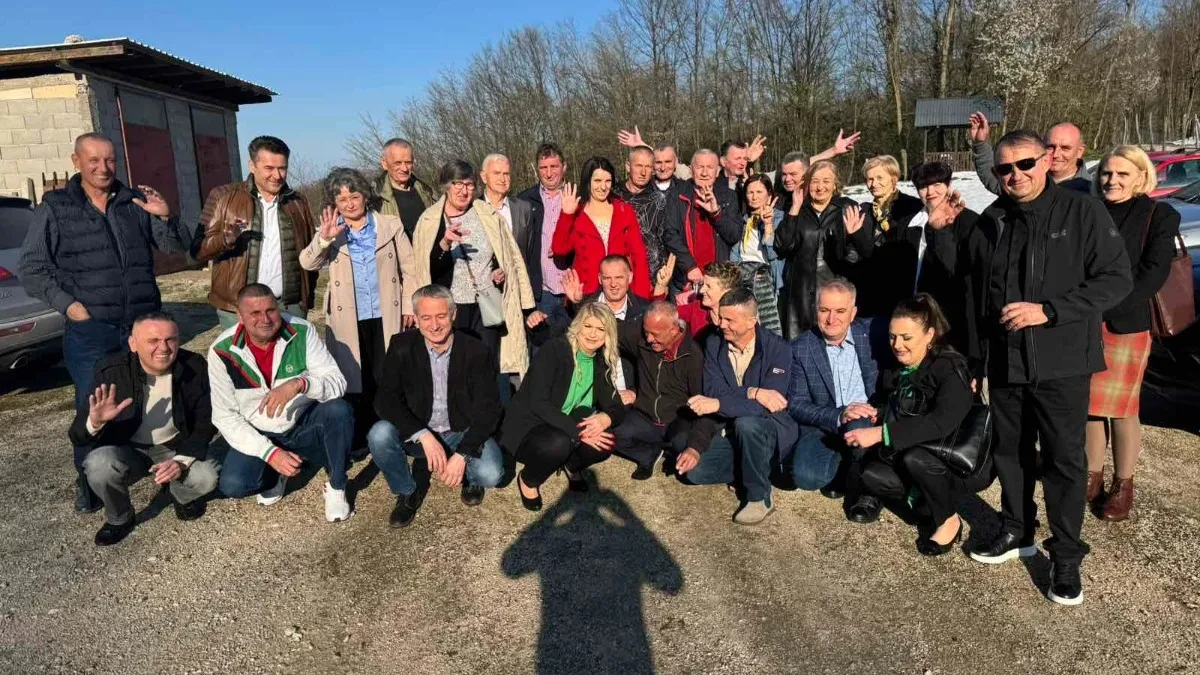 Generacija 1986. ponovo na okupu: 40 godina mature Osnovne škole u Donjem Pervanu (FOTO)