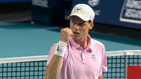 Siner pomeo rivala i umarširao u osminu finala Mastersa u Monte Karlu