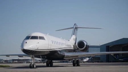 Tramp Mlađi stigao jednim od najluksuznijih aviona današnjice: Pogledajte šta sve nudi Bombardier Global 6000