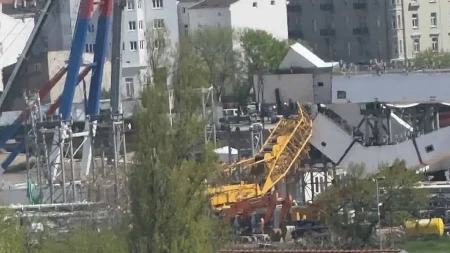 Obrušio se kran težak 350 tona, jedna osoba poginula