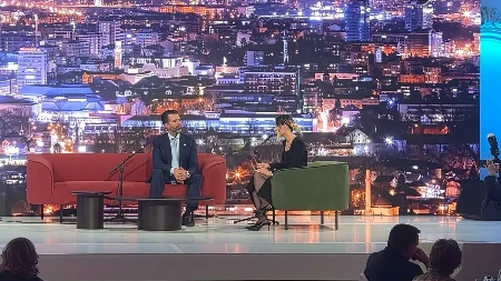 U toku panel diskusija u Banskom dvoru na kojoj se obraća Tramp Mlađi 