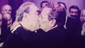 Zašto su se Tito i Brežnjev ljubili u usta? Neobičan običaj iz SSSR-a koji je šokirao svijet