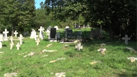 Preko pola godine tišine: Zašto Zenica ne želi da pronađe rušitelje pravoslavnog groblja?
