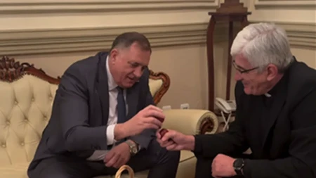 Biskup "razbio" Dodika