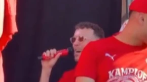 Perišić skandirao na ludoj proslavi PSV-a: Bosna, Bosna...