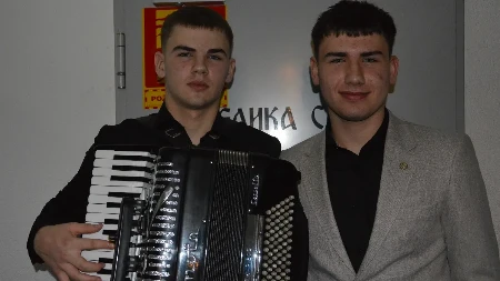 Braća Raca kucaju na vrata estrade: Dimitrije i Damjan  talenti koji dolaze